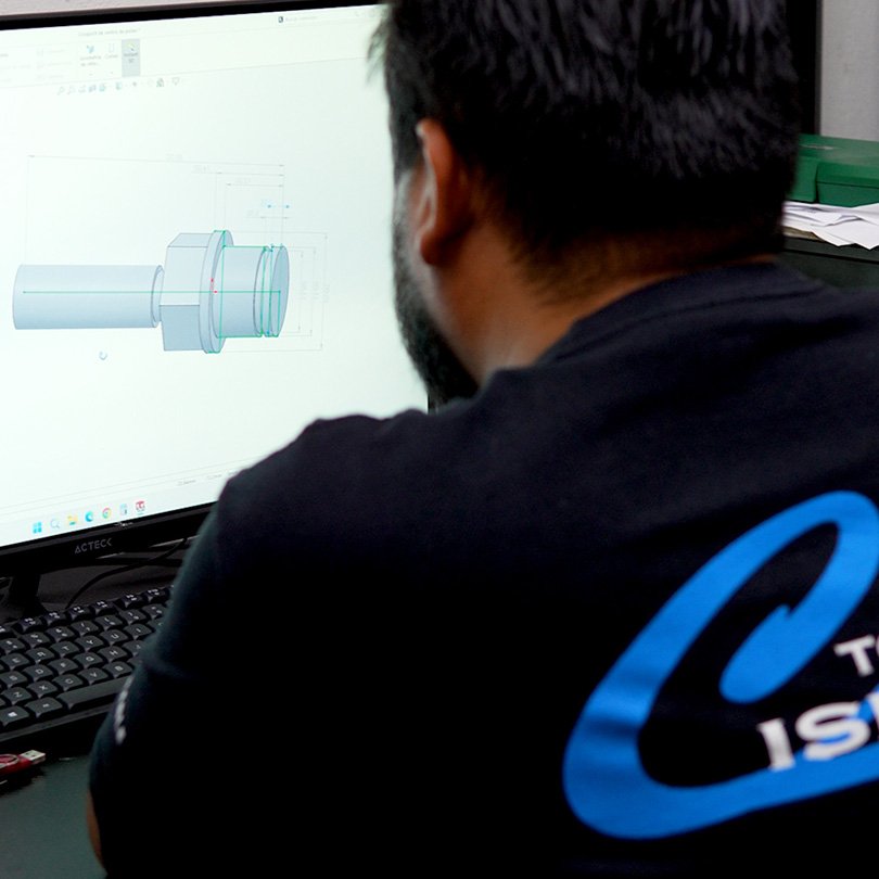 Diseño técnico de un componente industrial en CAD